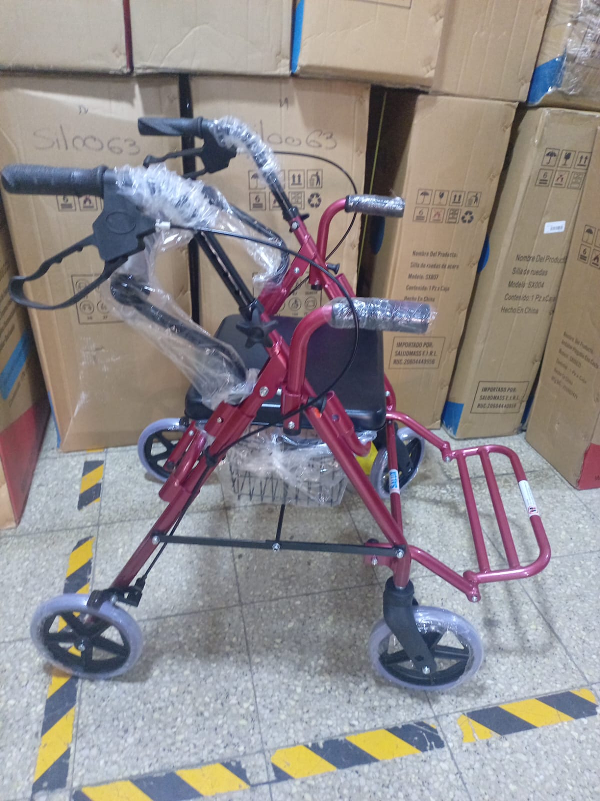 Andador con Asiento/ Canastilla/ Posapie